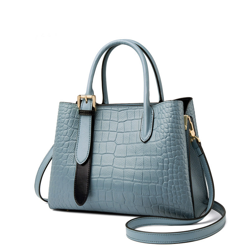 New Bag Texture Large Capacity Women's Bag 2023 New Fashionable Simple Commuter Handbag Atmospheric Shoulder Crossbody Bag